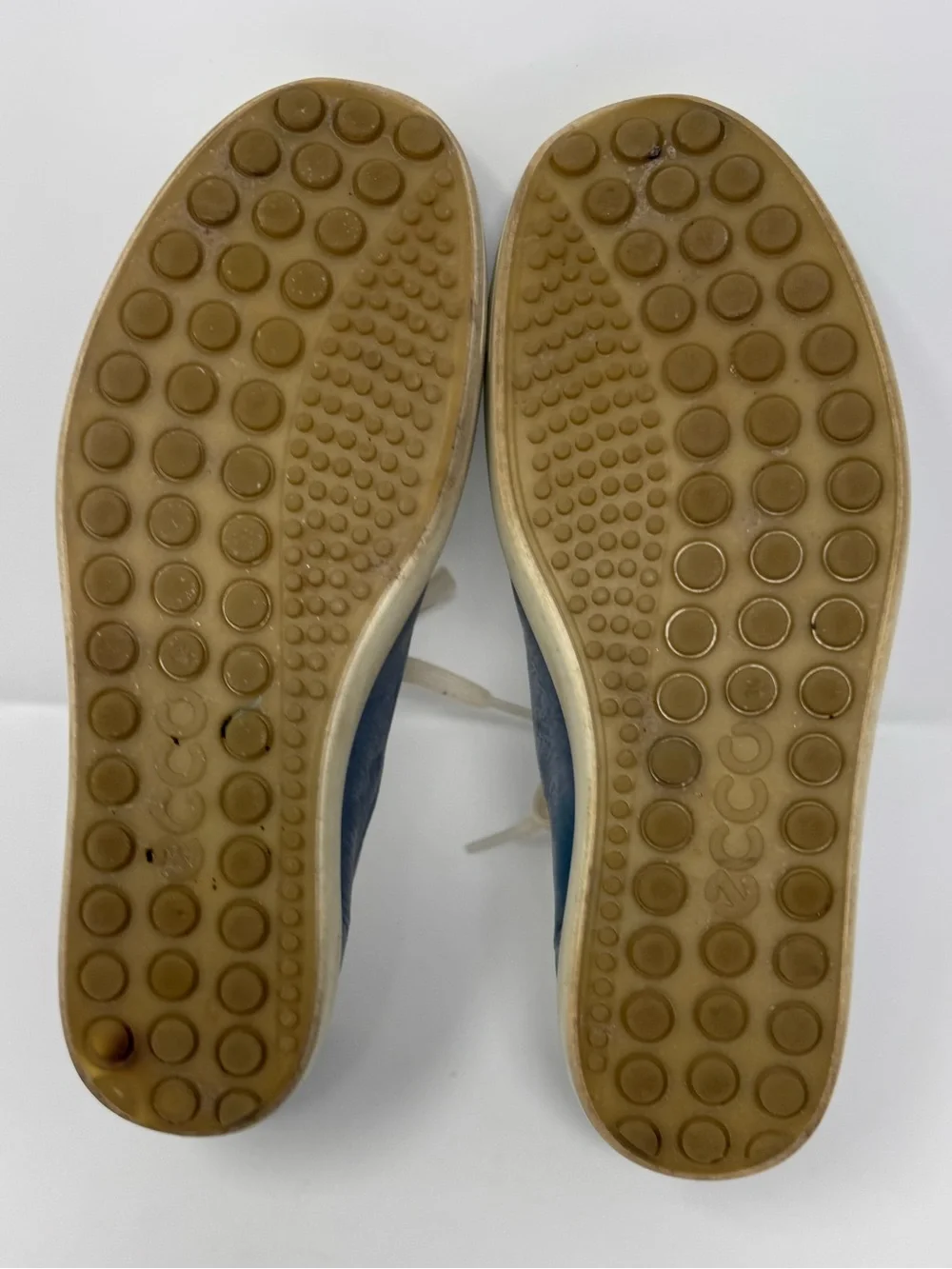 Ecco leather sneakers, size 8 (EU 39), casual comfy classic lace up shoe